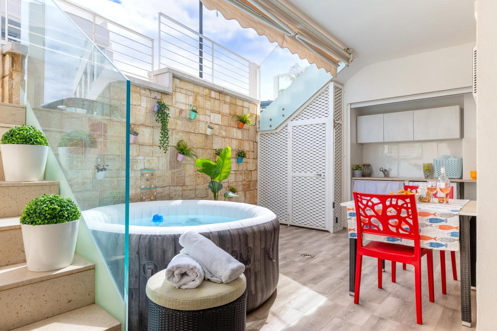 Cozy Marine Apt With Jacuzzi - 250Mt From Sea Polignano a Mare Zewnętrze zdjęcie